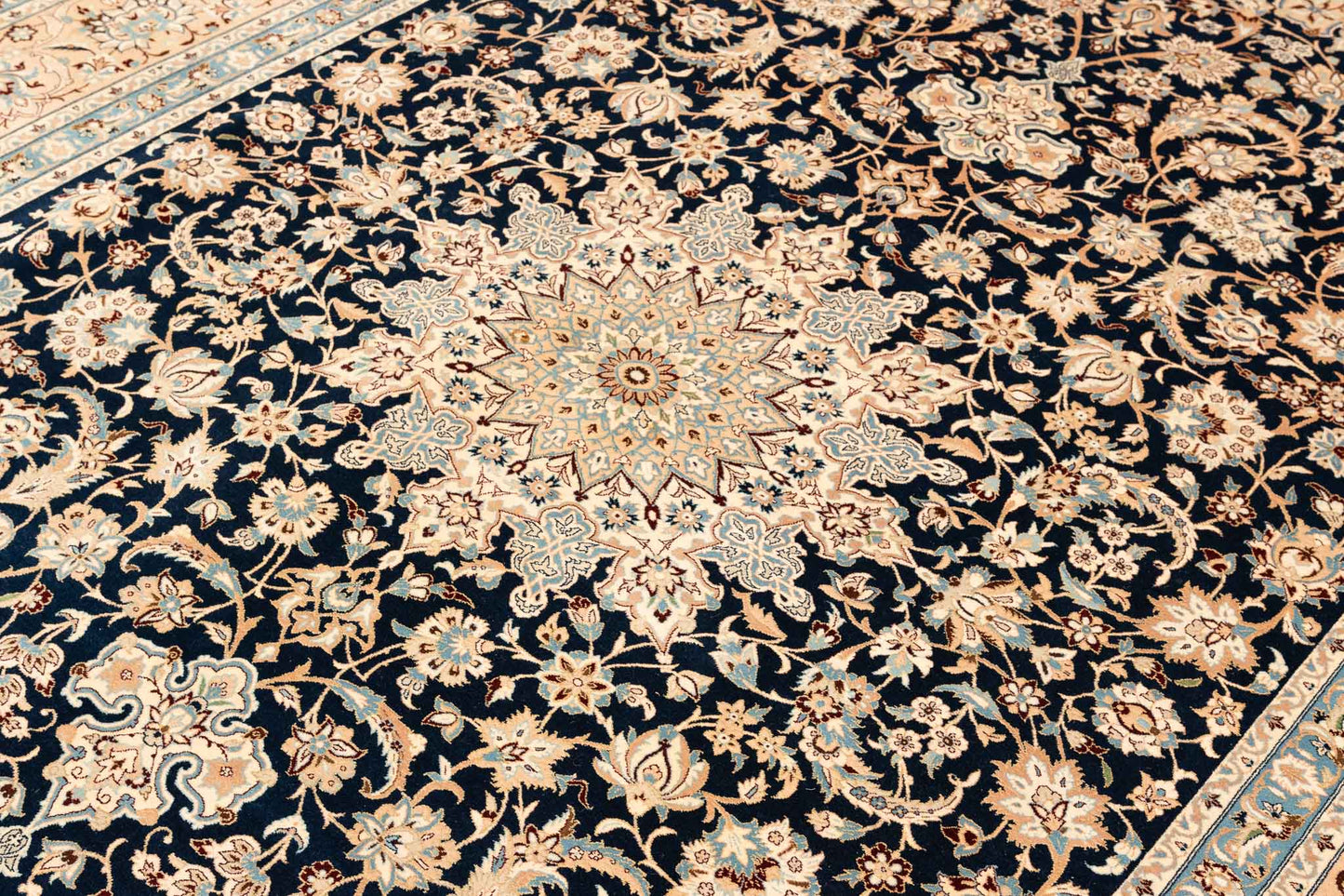 325 × 220 Nain 6-Láh