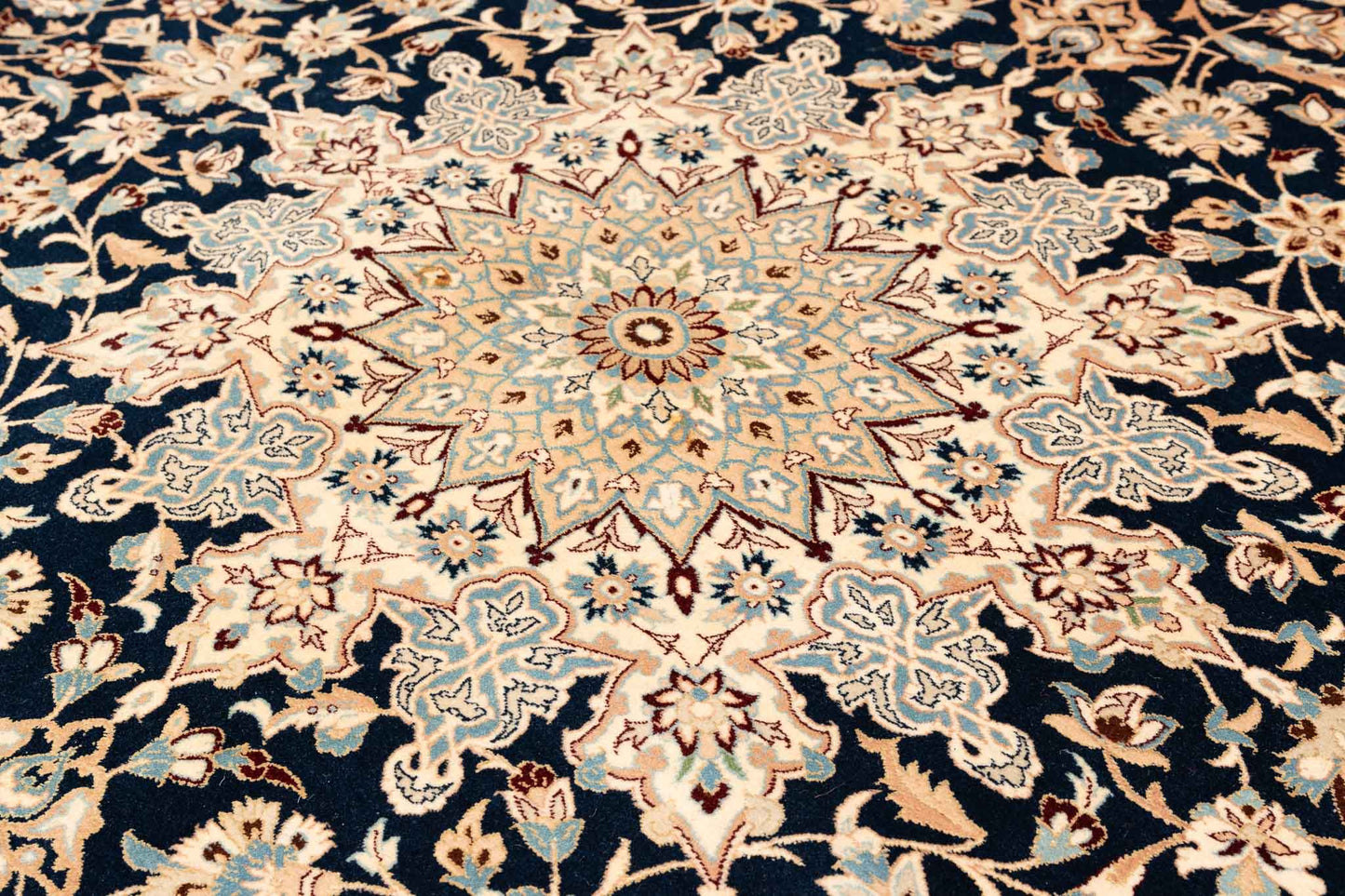 325 × 220 Nain 6-Láh