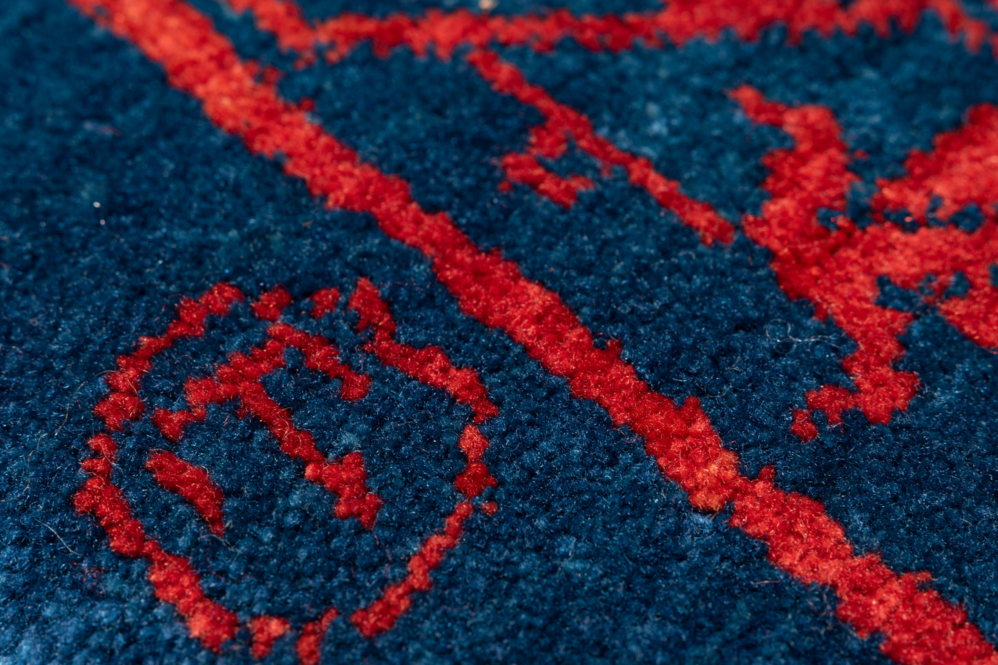 Tollu, 361 × 94 cm