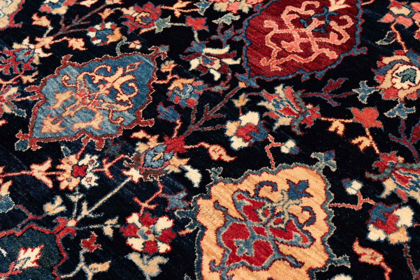 294 × 208 Bidjar Mirzai