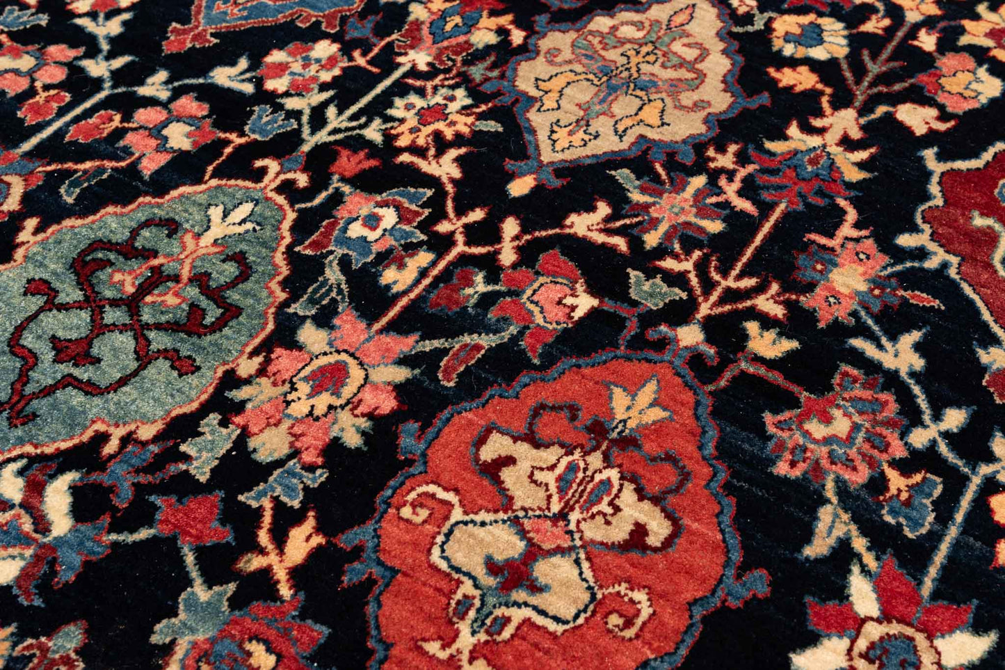 294 × 208 Bidjar Mirzai