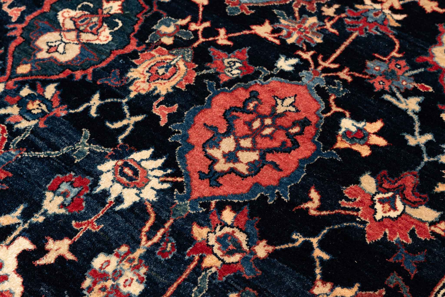 294 × 208 Bidjar Mirzai