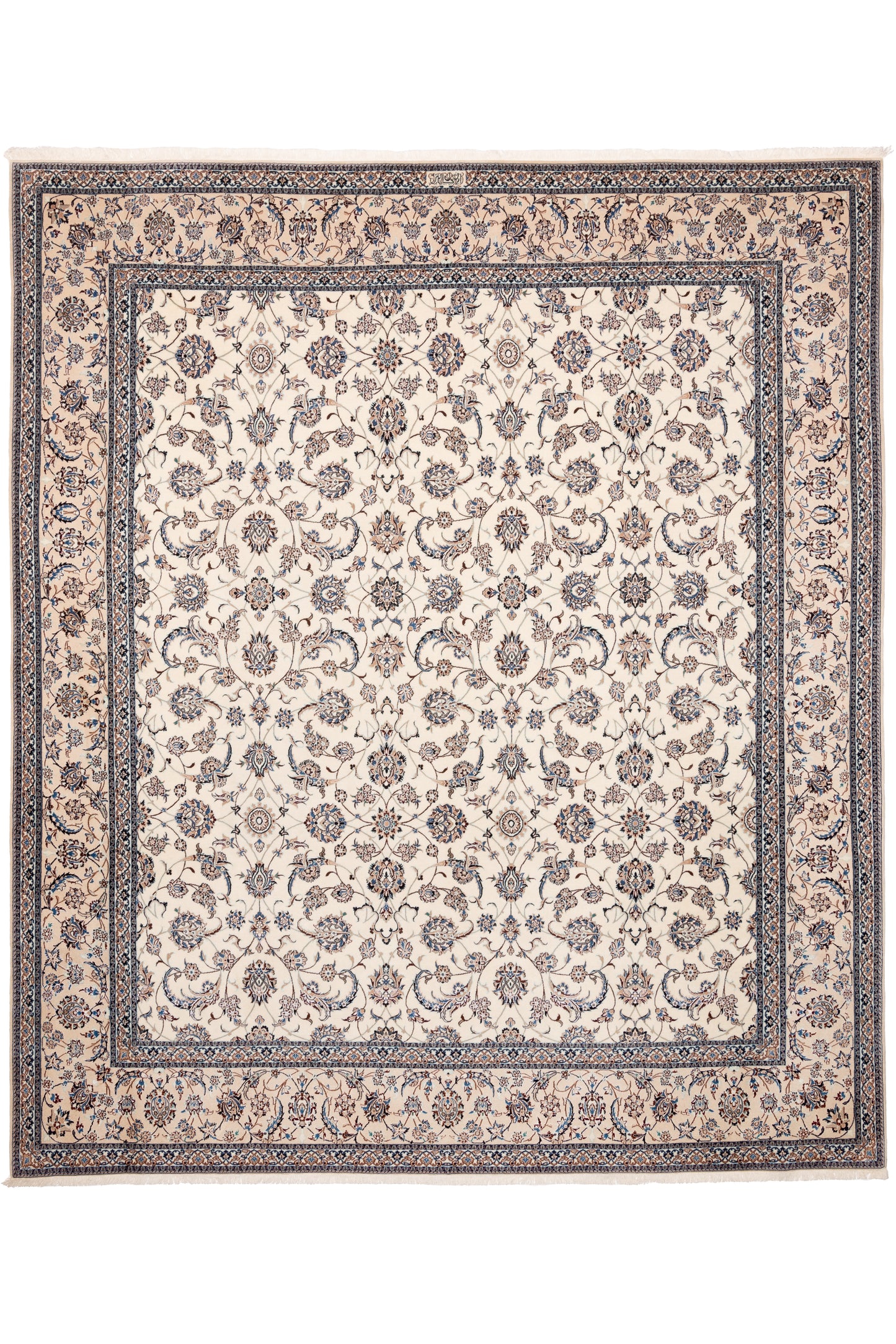 Nain 6-Láh, 300 × 255 cm
