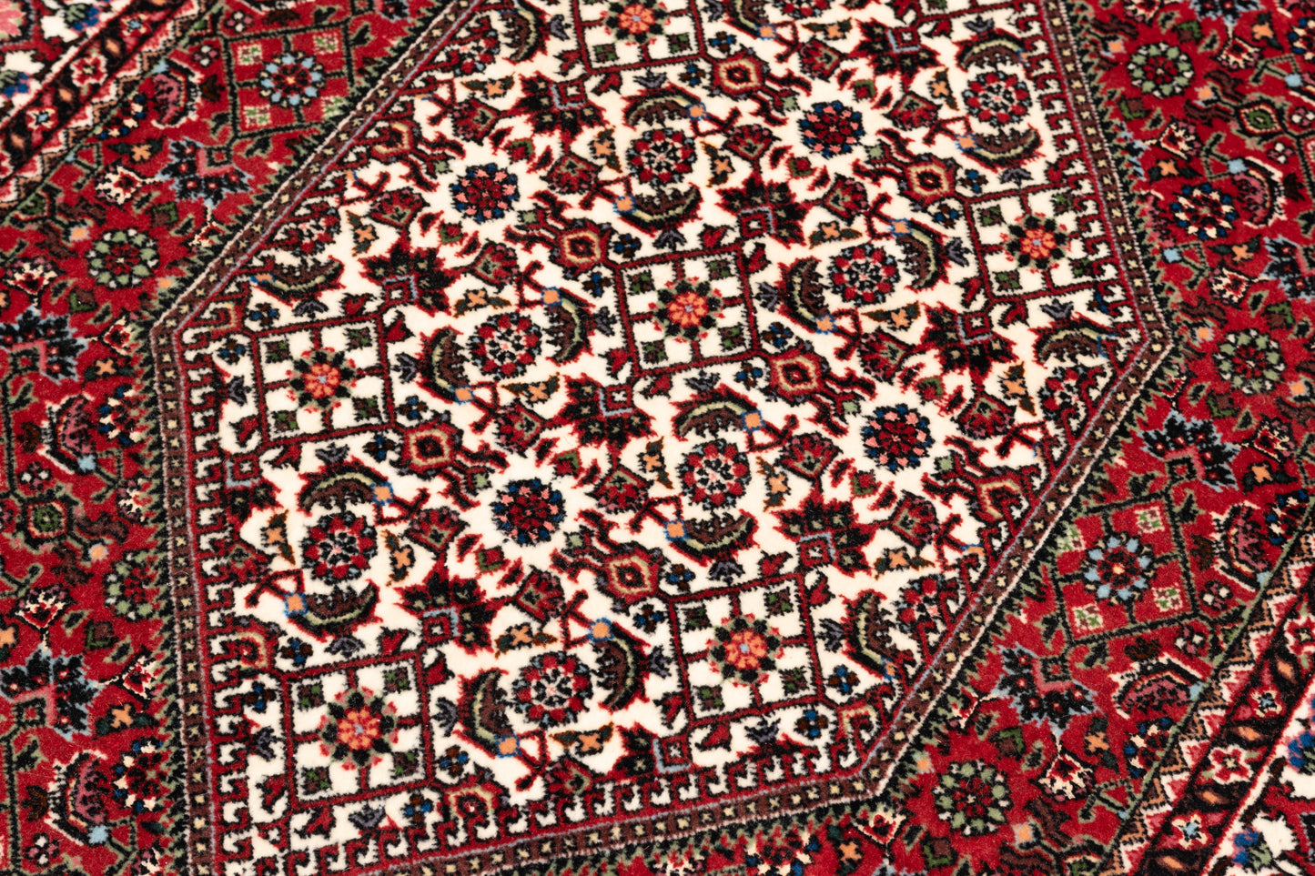 Bidjar mit Seide, 348 × 81 cm