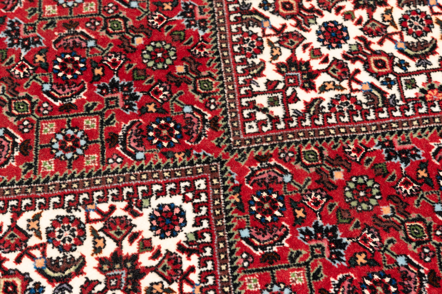 Bidjar mit Seide, 348 × 81 cm