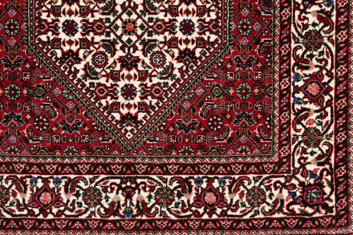 Bidjar mit Seide, 348 × 81 cm