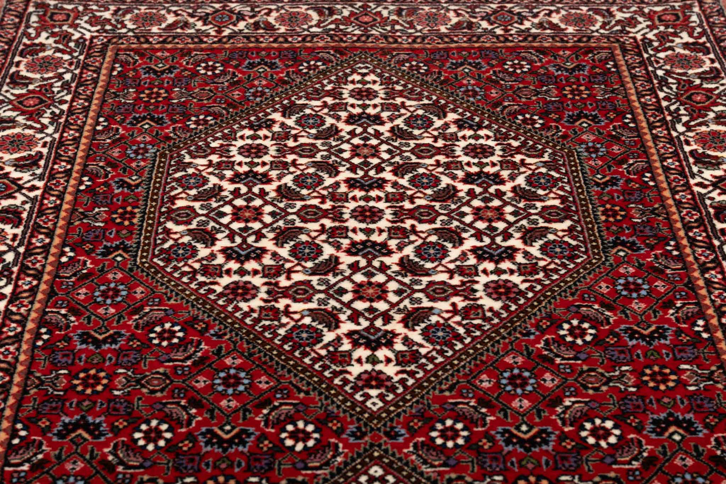 275 × 082 Bidjar