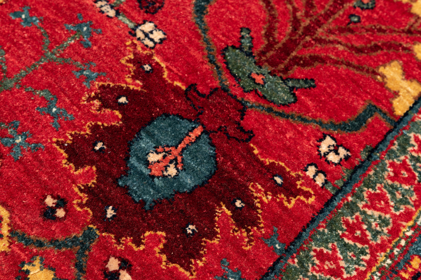 Bidjar Mirzai, 300 × 249 cm