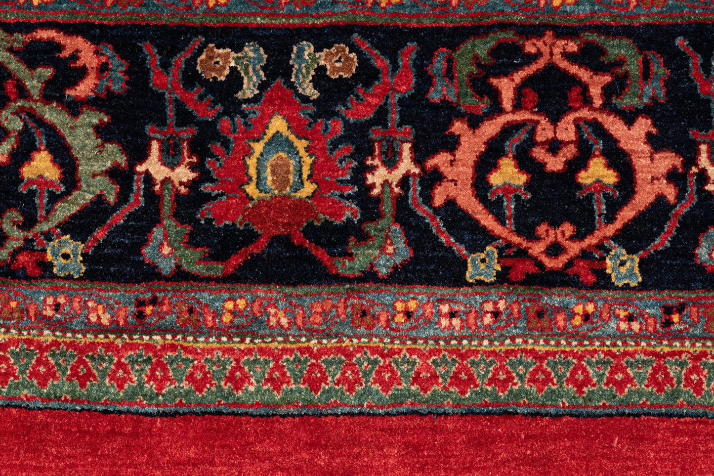 Bidjar Mirzai, 300 × 249 cm