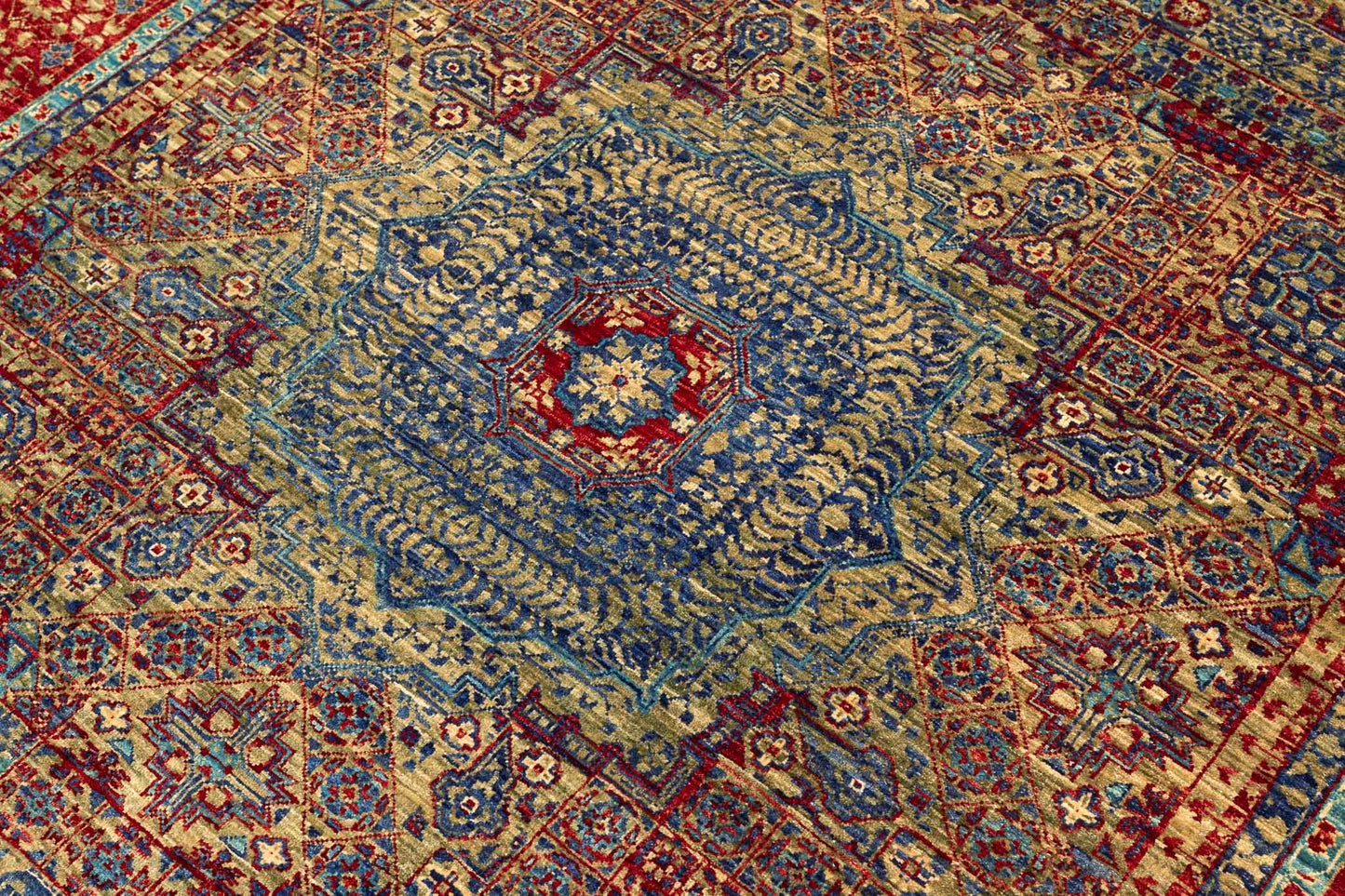 242 × 177 Mamluk