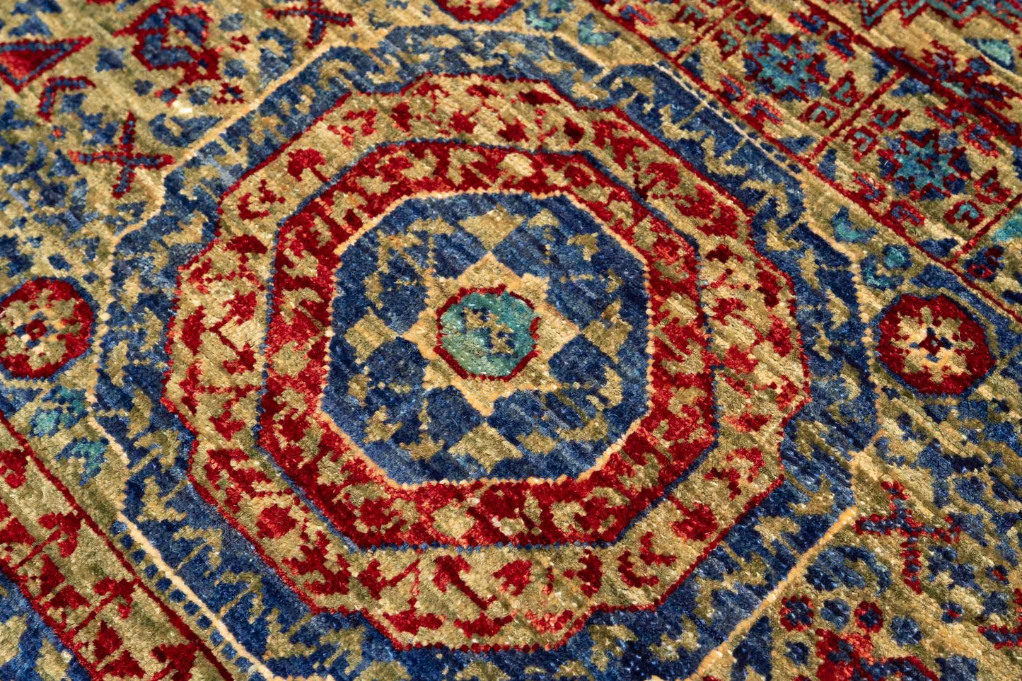 242 × 177 Mamluk