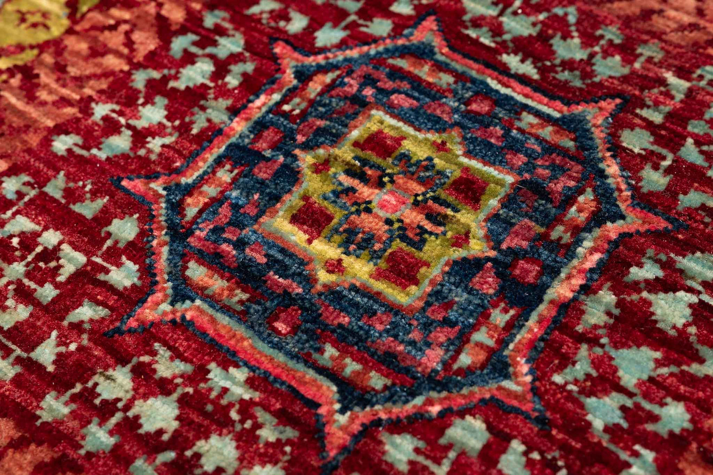241 × 179 Mamluk