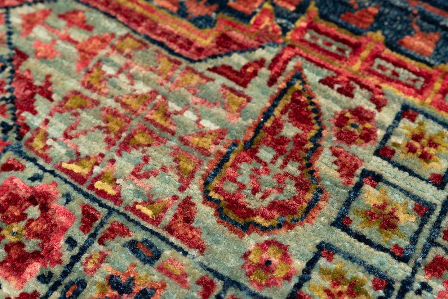 241 × 179 Mamluk