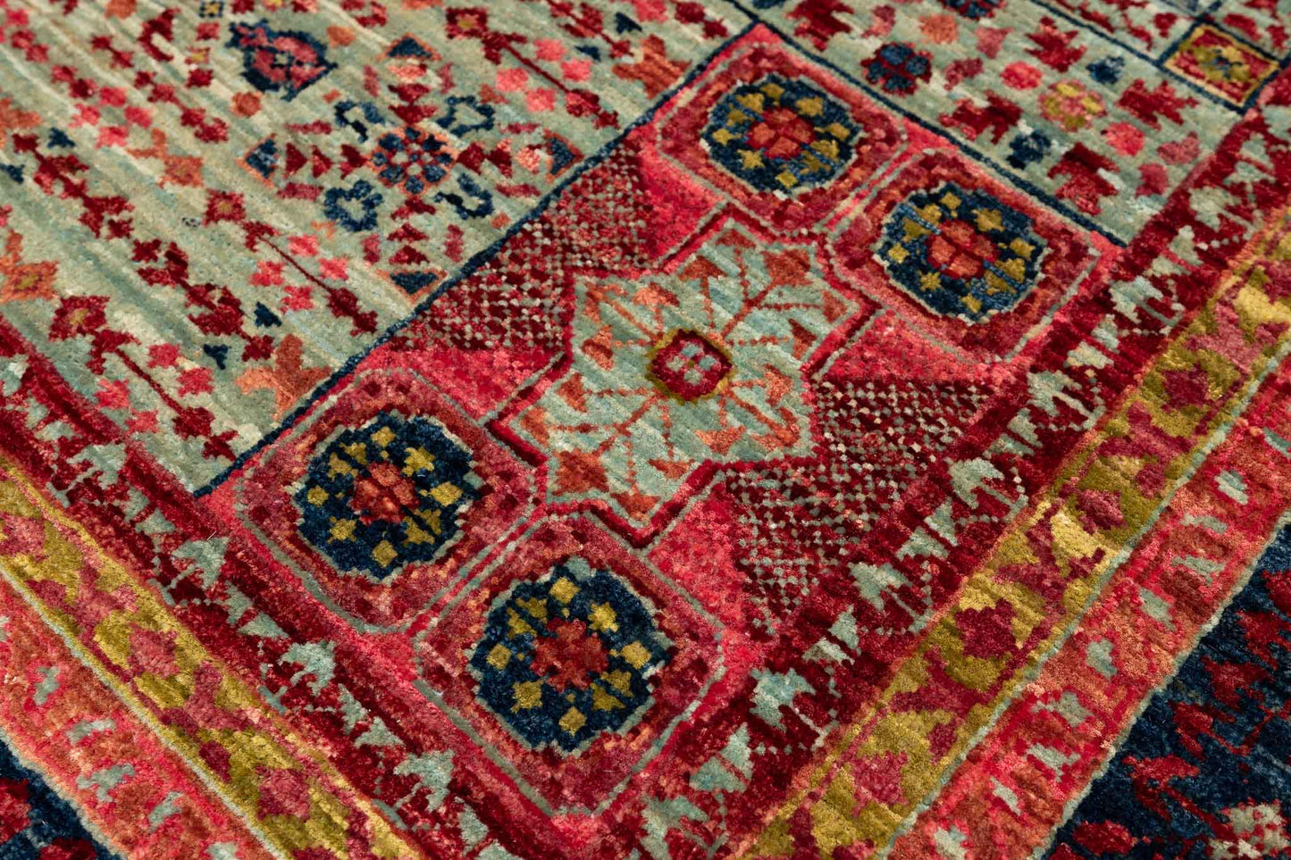 241 × 179 Mamluk
