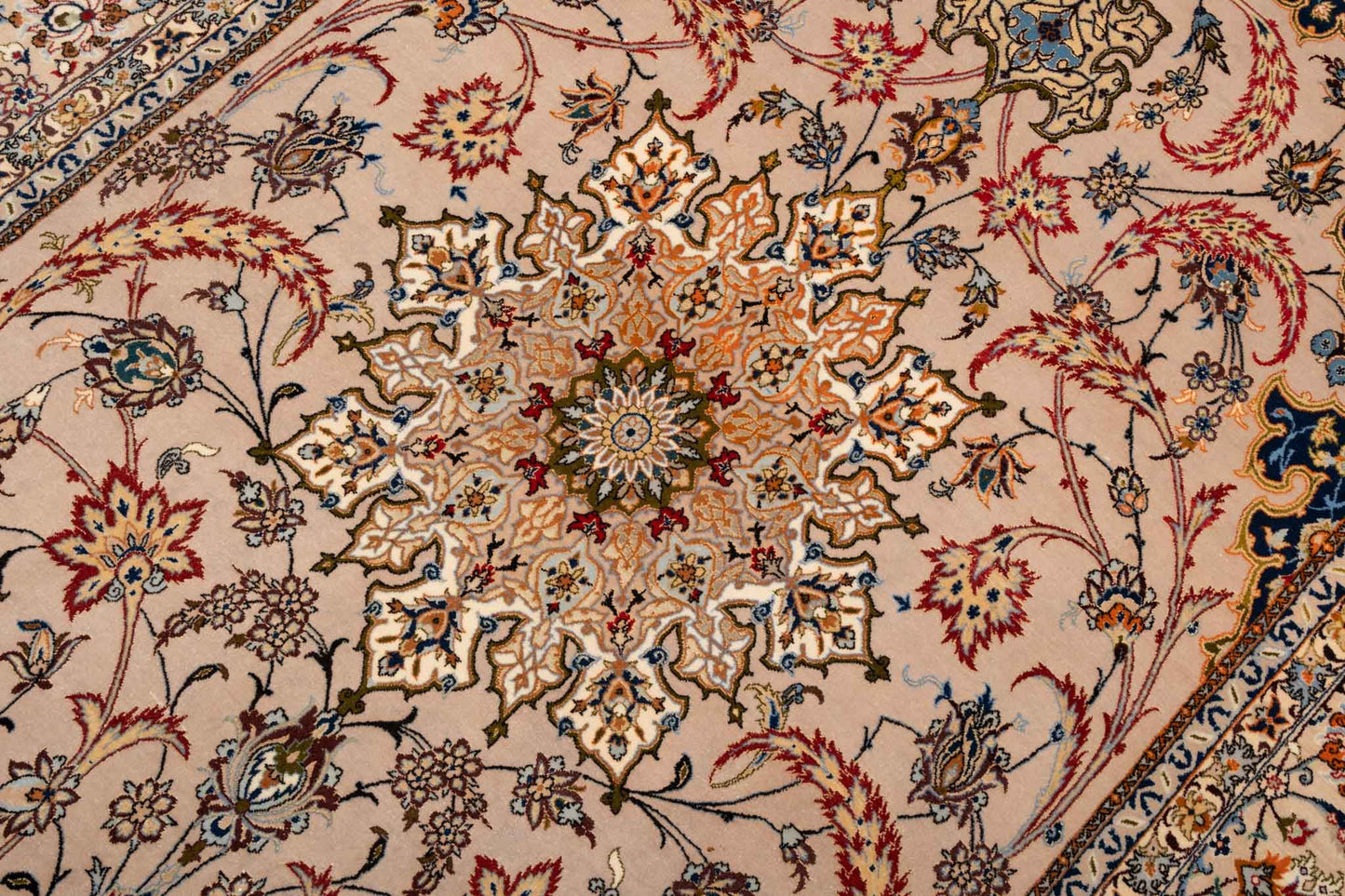 250 × 148 Isfahan