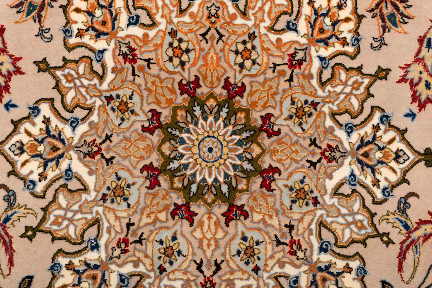 250 × 148 Isfahan
