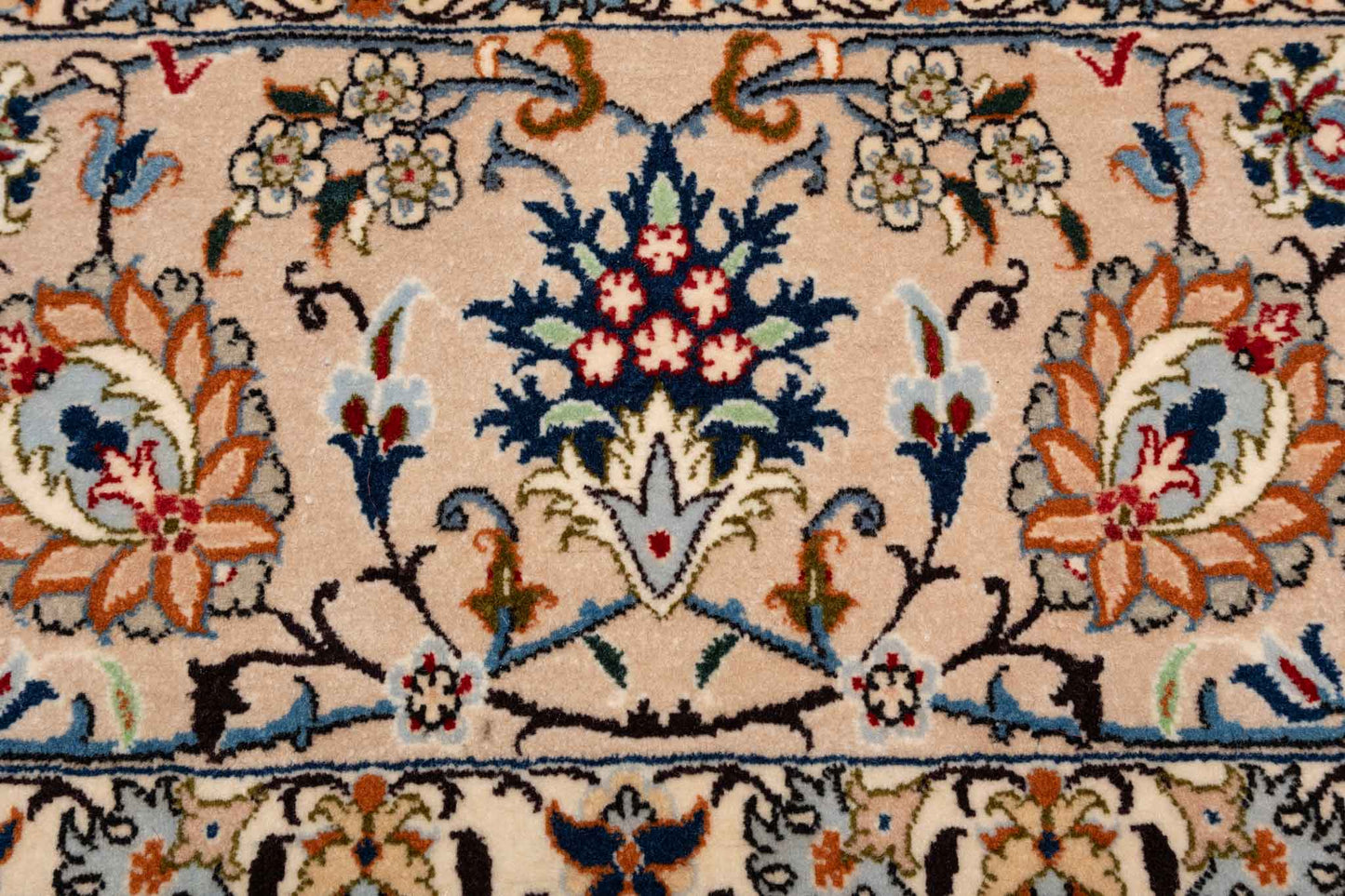 250 × 148 Isfahan