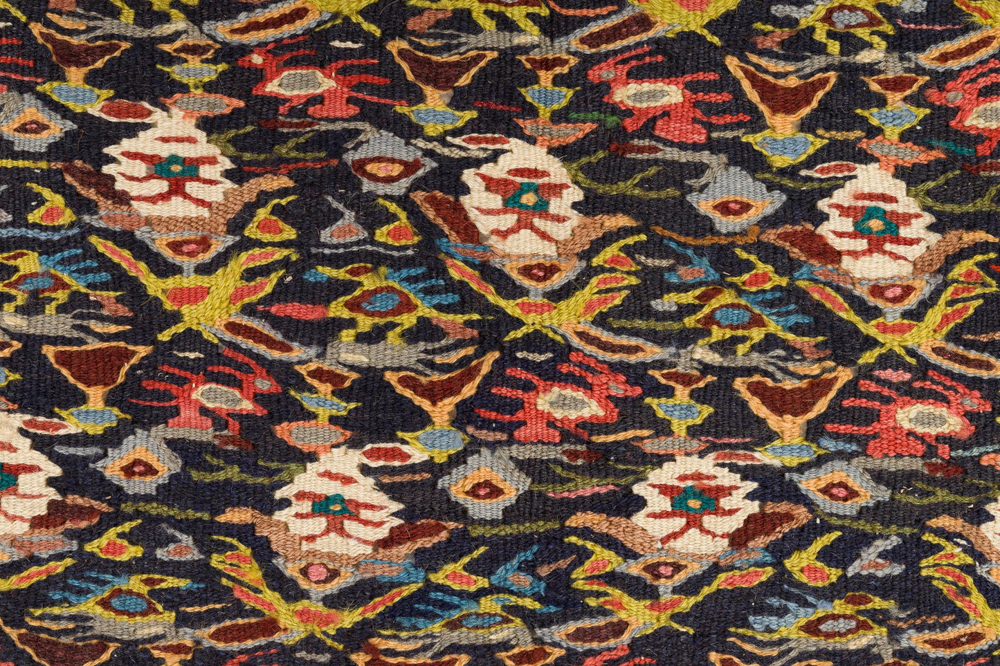 Senneh-Kelim, 285 × 182 cm