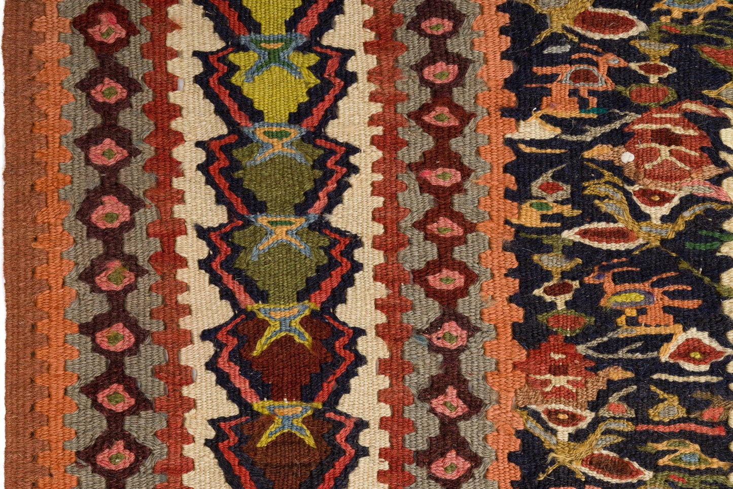 Senneh-Kelim, 285 × 182 cm
