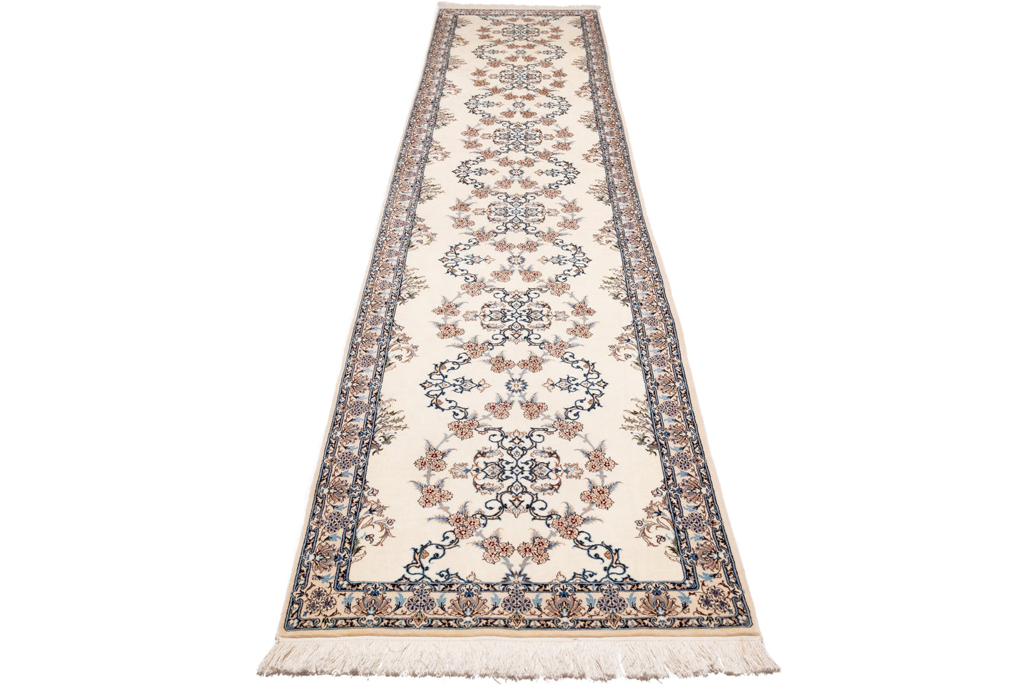 Nain 6-Láh, 385 × 81 cm