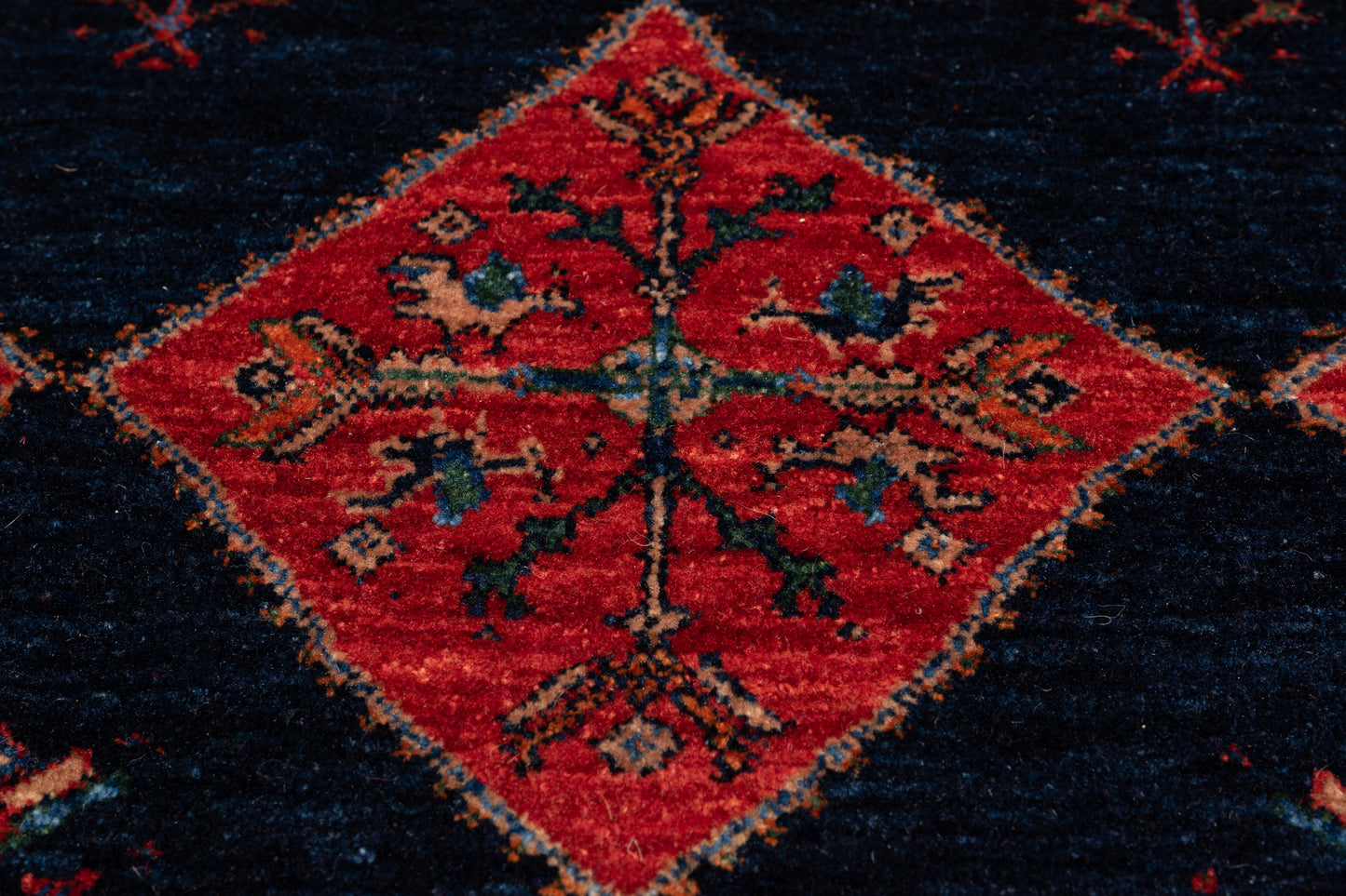 Loribaft Atash, 337 × 249 cm