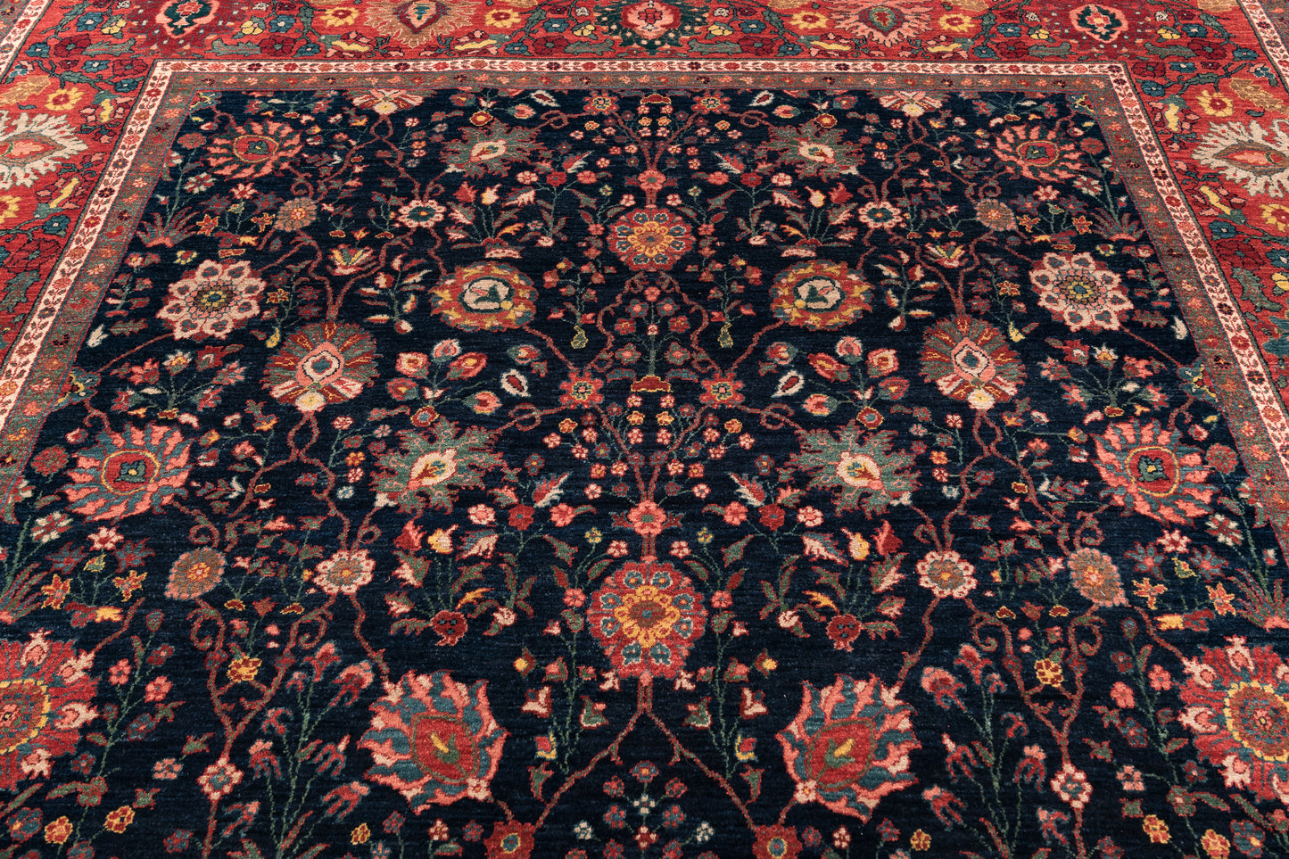Bidjar Mirzai, 326 × 256 cm