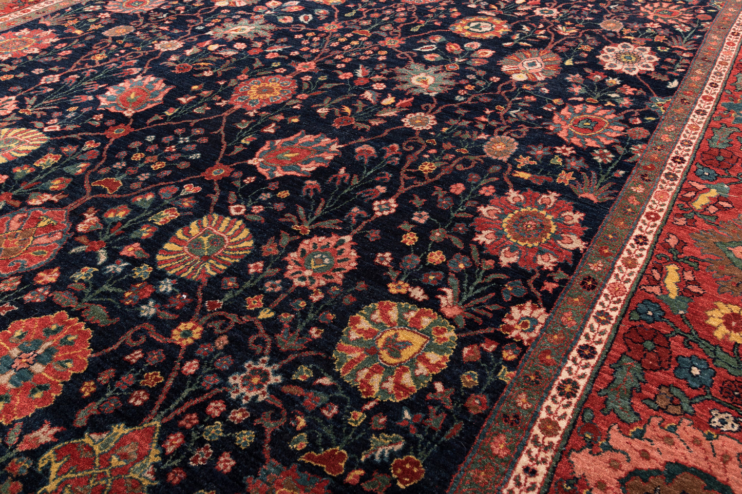 Bidjar Mirzai, 326 × 256 cm