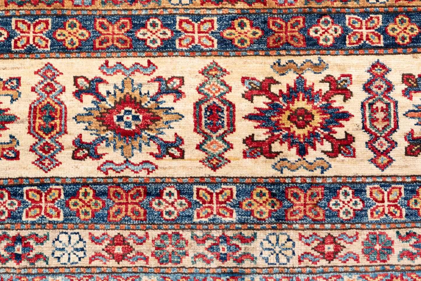 Kasak, 415 × 307 cm